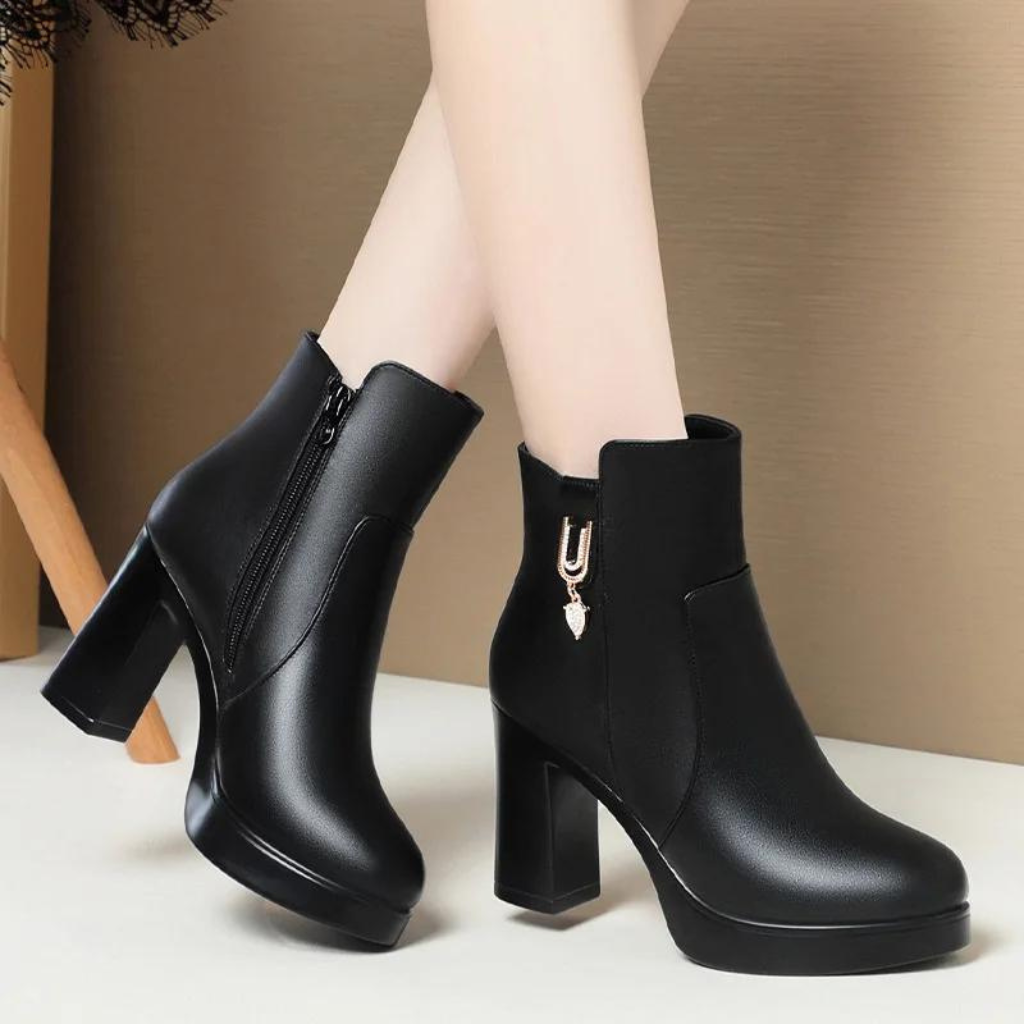 Bota Feminina de Couro Aveludada Luxo