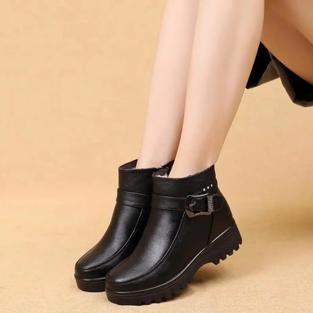 bota-feminina-de-couro-acolchoada-1421838 - Kabani