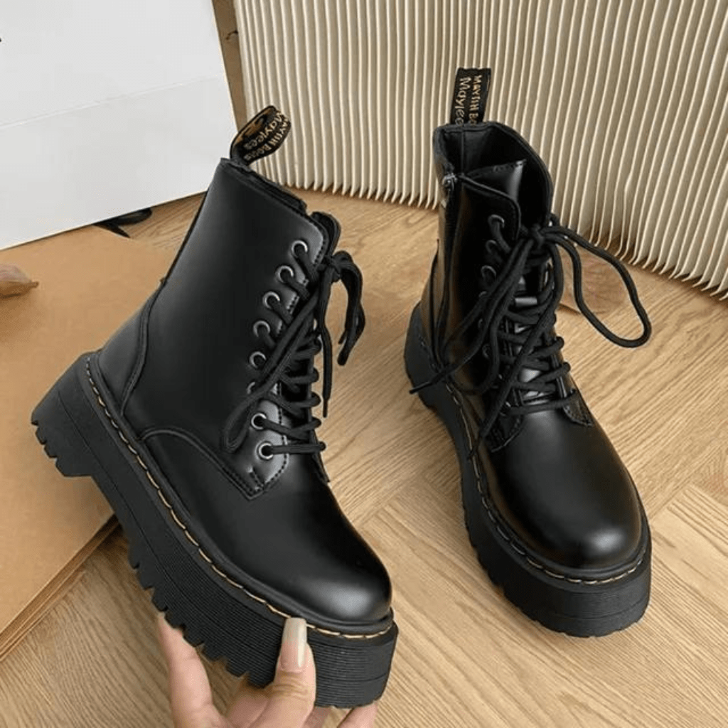 Bota Feminina de Couro Chelsea - Kabani