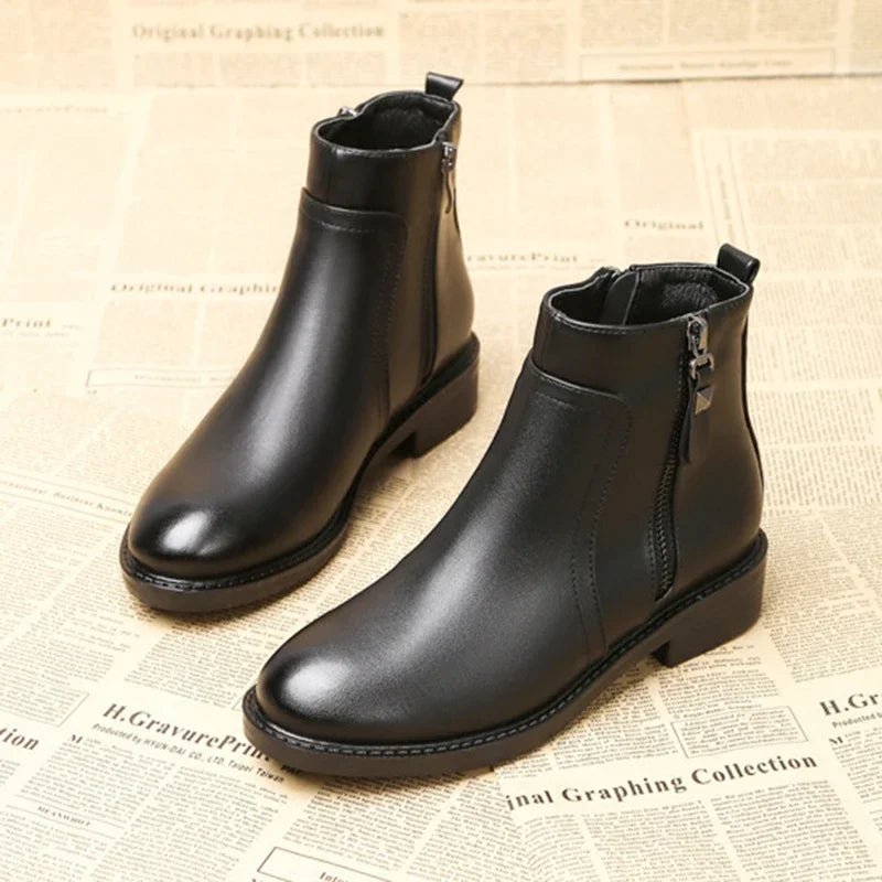 bota-feminina-de-couro-em-la-megan-7643709 - Kabani
