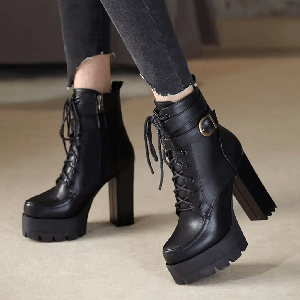 Bota Feminina de Couro Hadassa - Kabani