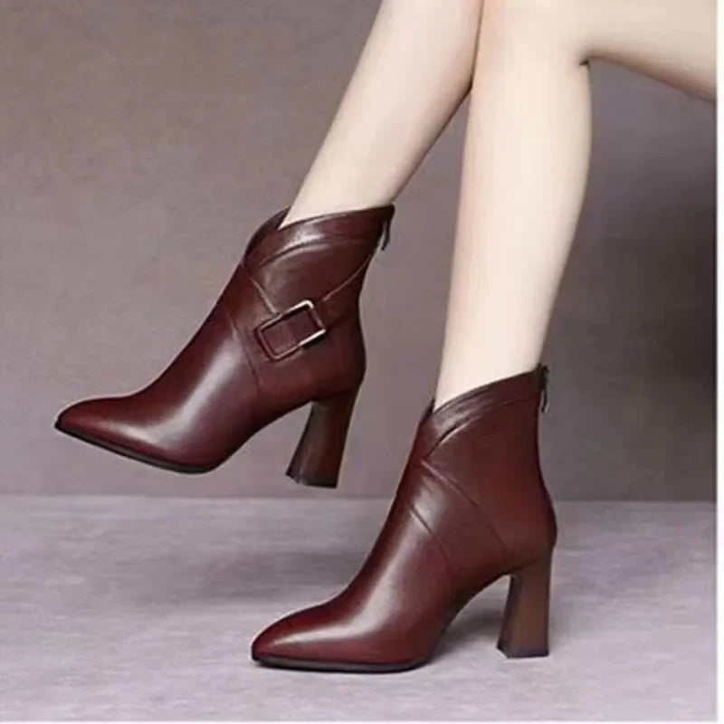 Bota Feminina de Couro Casual Rubie