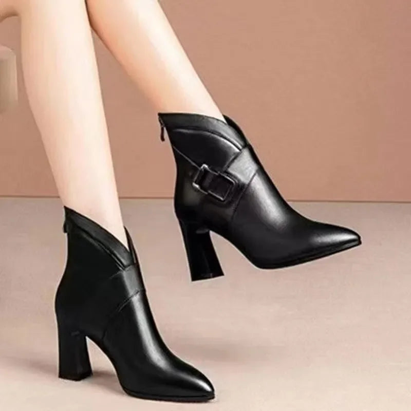 Bota Feminina de Couro Casual Rubie
