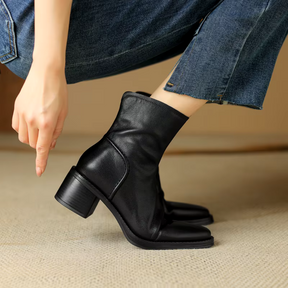 Bota Feminina de Couro Gregória