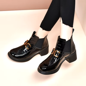Bota Feminina de Couro Chelsea Preta