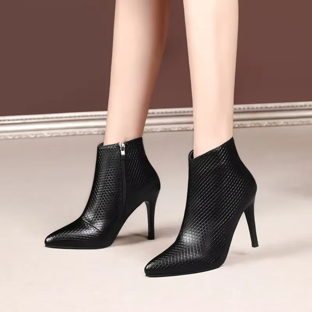 Bota Feminina de Couro Lady Fashion