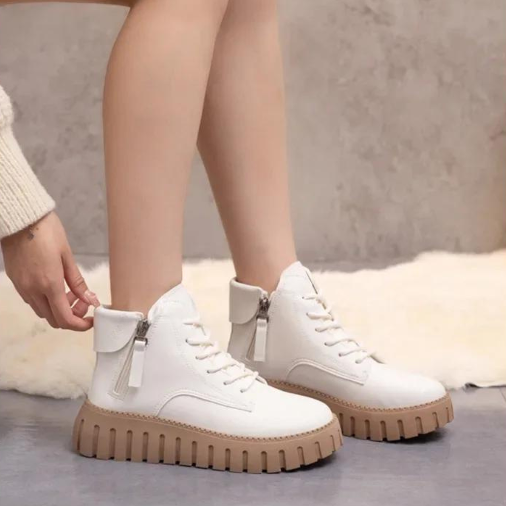 Bota de Couro Feminina Peluciada