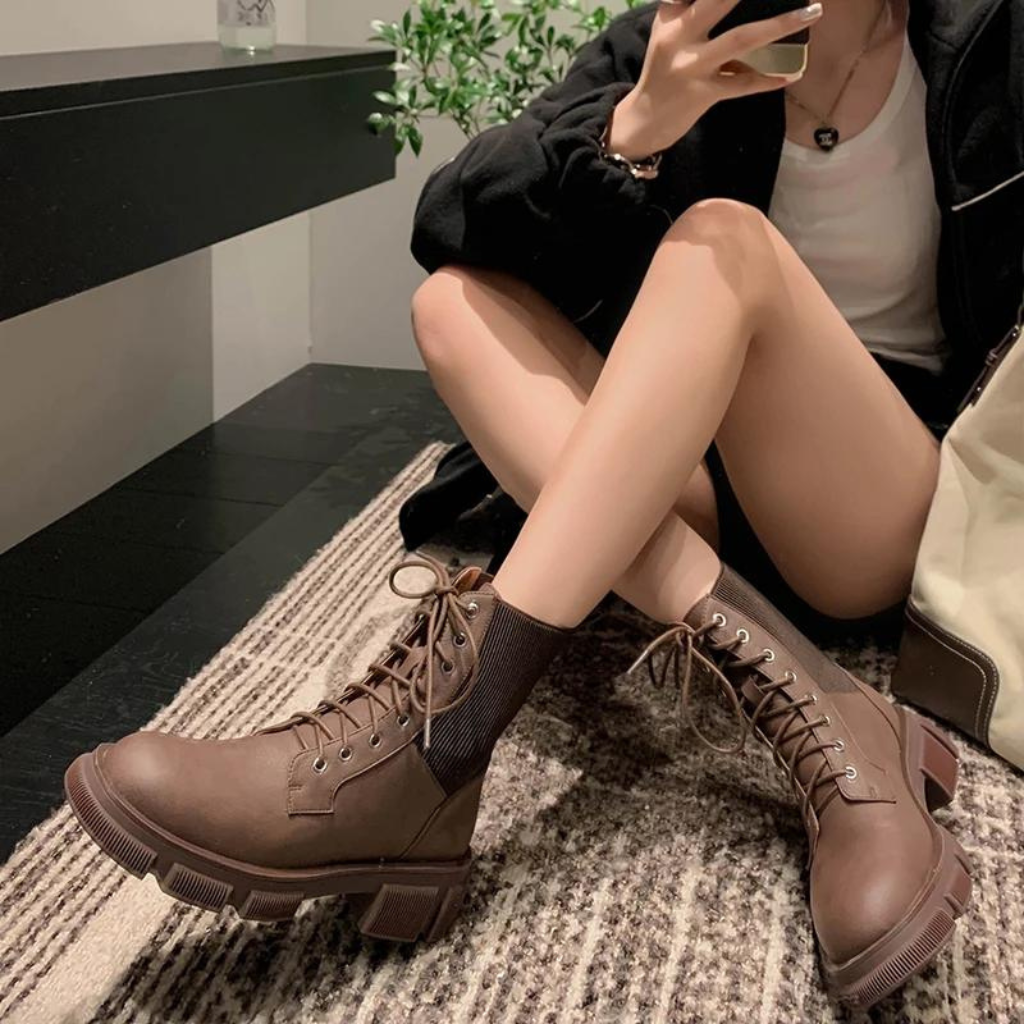 Bota Feminina de Couro Kristy
