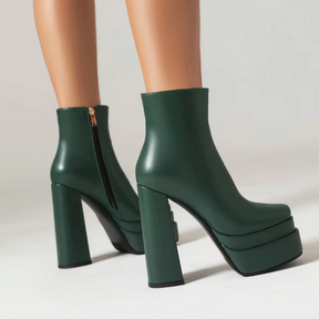 Bota Feminina de Couro com Salto Classy