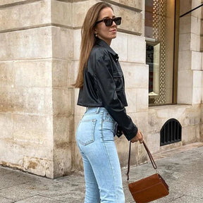 Jaqueta Feminina Cropped de Inverno em Couro Amber