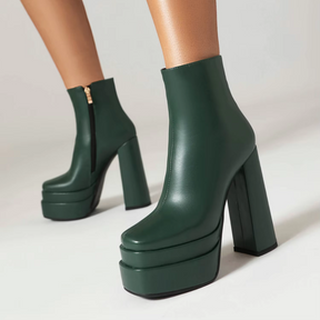 Bota Feminina de Couro com Salto Classy