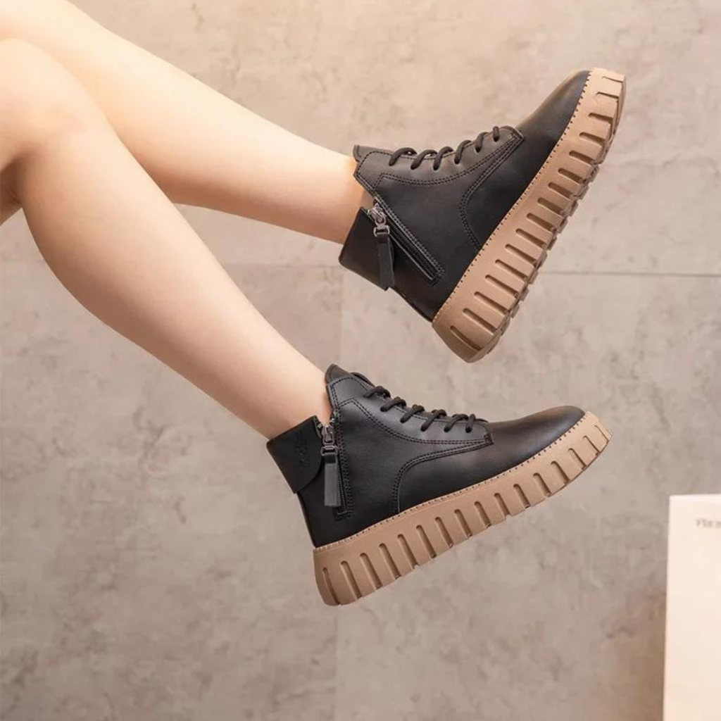 Bota de Couro Feminina Peluciada