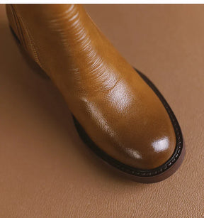 Bota Feminina de Couro com Salto Chelsea