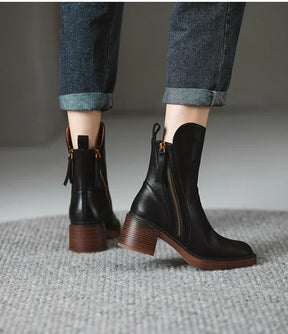 Bota Feminina de Couro com Salto Chelsea