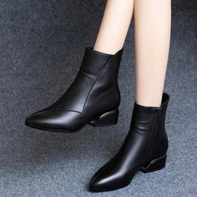 Bota Feminina de Couro Inverno Cano Baixo