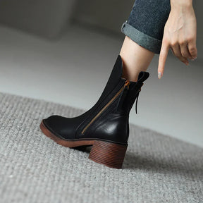 Bota Feminina de Couro com Salto Chelsea