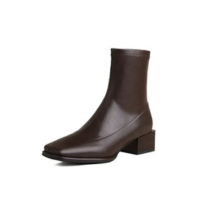Bota Feminina de Couro Bico Quadrado