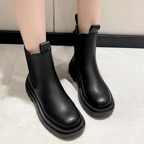 Bota Feminina de Couro Coturno Maggie