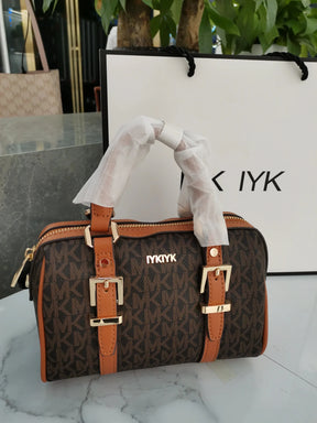 bolsa-feminina-em-couro-genuino-hernandes-2253743 - Kabani