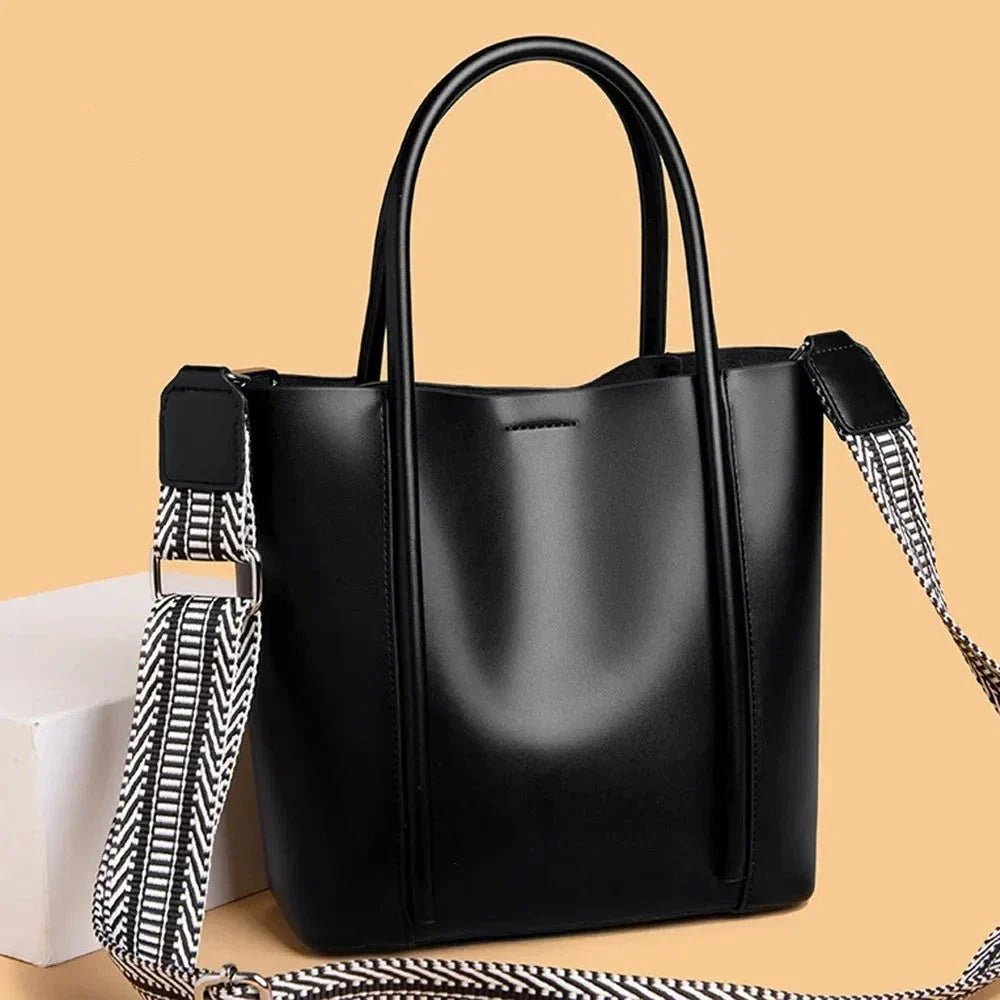 bolsa-feminina-em-couro-genuino-levy-premium-4553195 - Kabani