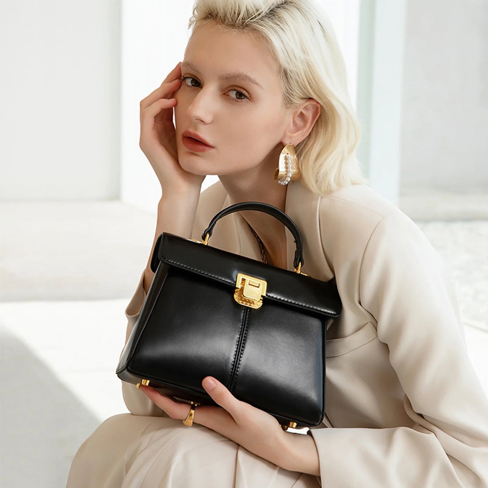 bolsa-feminina-em-couro-genuino-margot-moreau-3863055 - Kabani