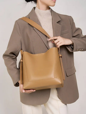 bolsa-feminina-em-couro-genuino-stevens-5928805 - Kabani