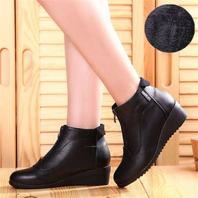 bota-de-couro-cano-curto-marye-2863394 - Kabani