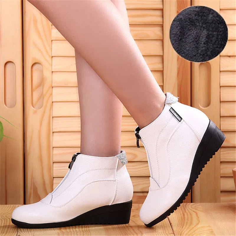 bota-de-couro-cano-curto-marye-3606986 - Kabani