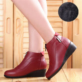 bota-de-couro-cano-curto-marye-8027236 - Kabani