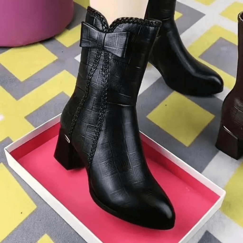 bota-feminina-de-couro-aveludada-isadora-2977585 - Kabani