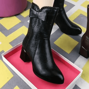 bota-feminina-de-couro-aveludada-isadora-2977585 - Kabani