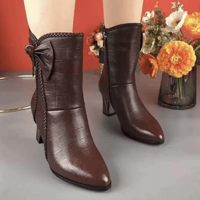 bota-feminina-de-couro-aveludada-isadora-7113696 - Kabani