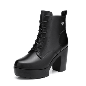 bota-feminina-de-couro-aveludada-mary-3028750 - Kabani