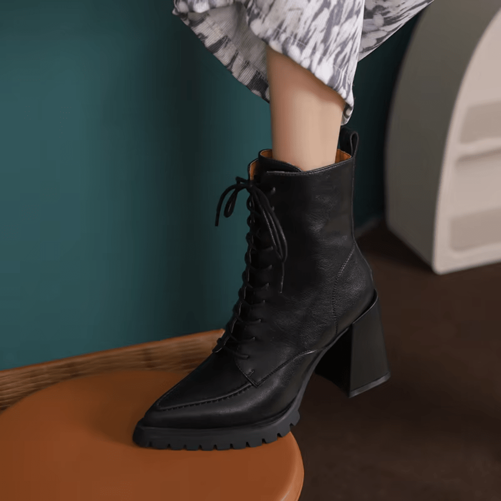 bota-feminina-de-couro-betina-1192474 - Kabani
