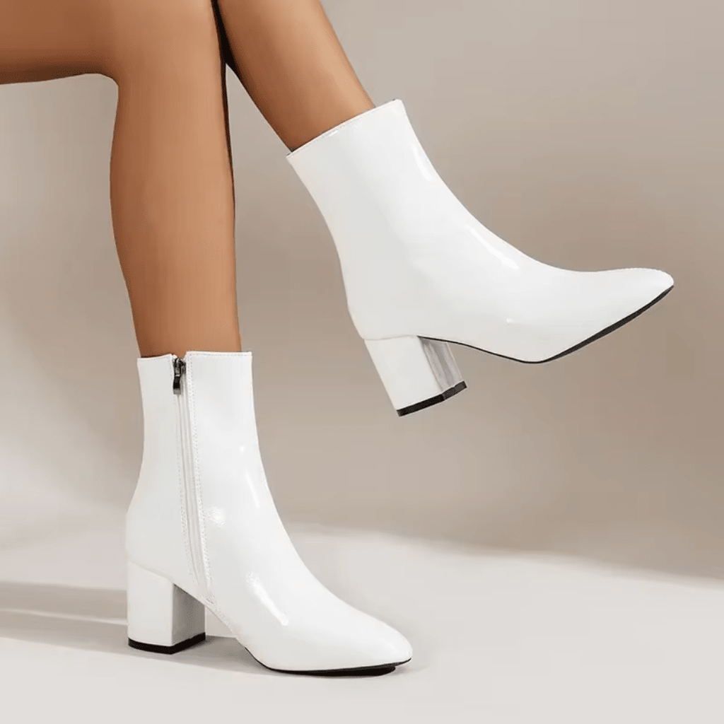 bota-feminina-de-couro-bico-fino-loren-9184490 - Kabani