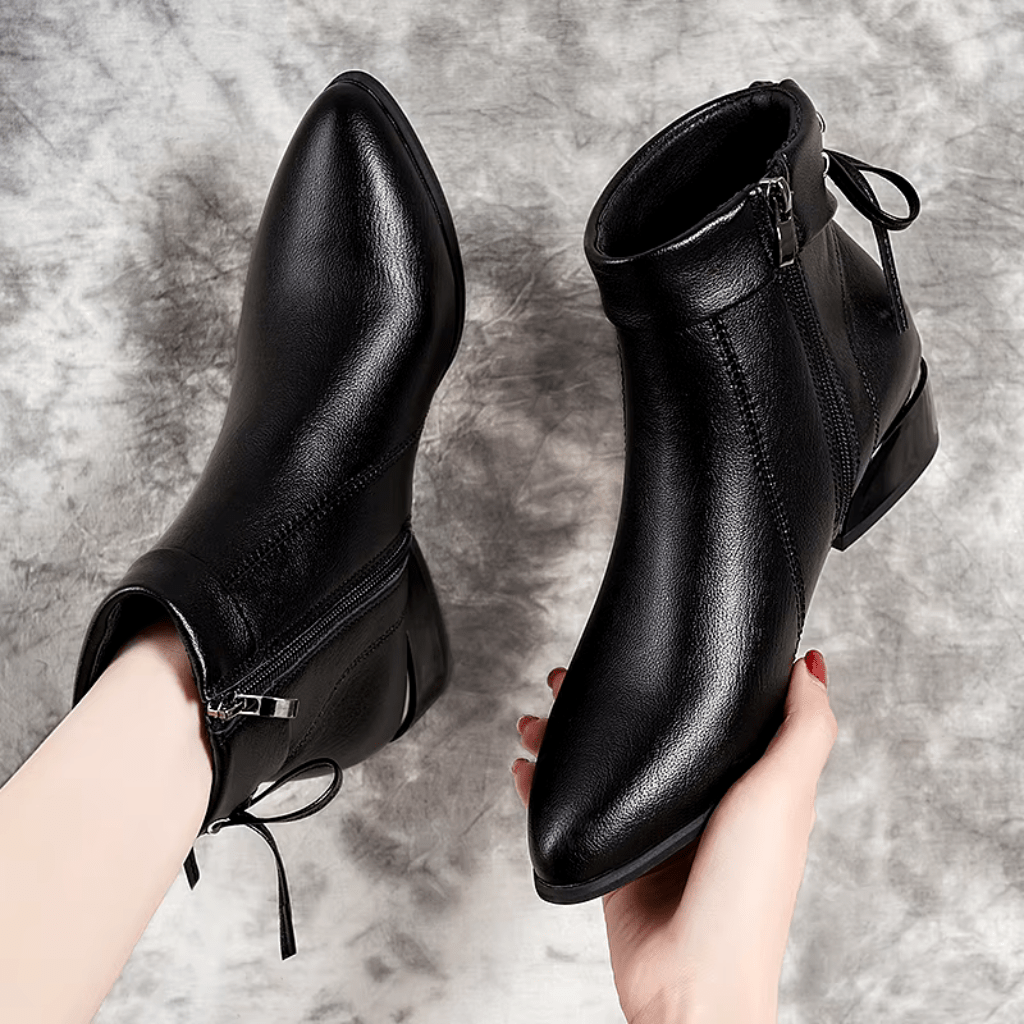 bota-feminina-de-couro-britanico-2448882 - Kabani