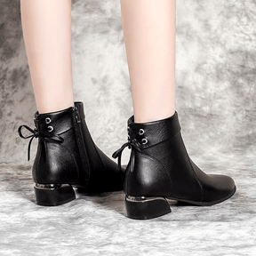 bota-feminina-de-couro-britanico-9901824 - Kabani
