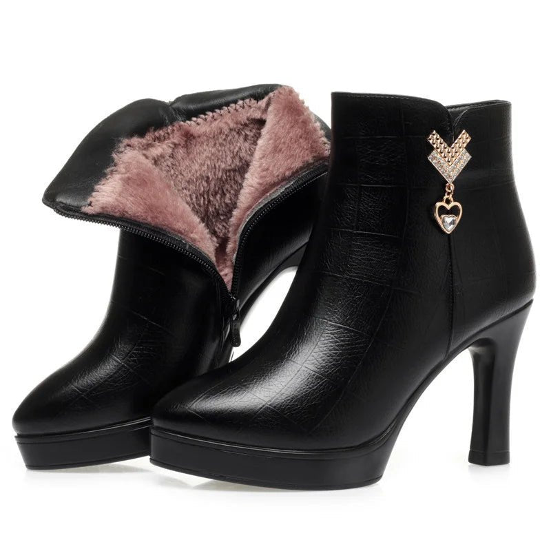 bota-feminina-de-couro-cano-curto-gelio-4848162 - Kabani