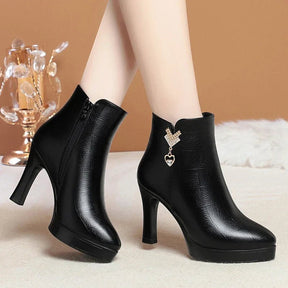 bota-feminina-de-couro-cano-curto-gelio-6549762 - Kabani
