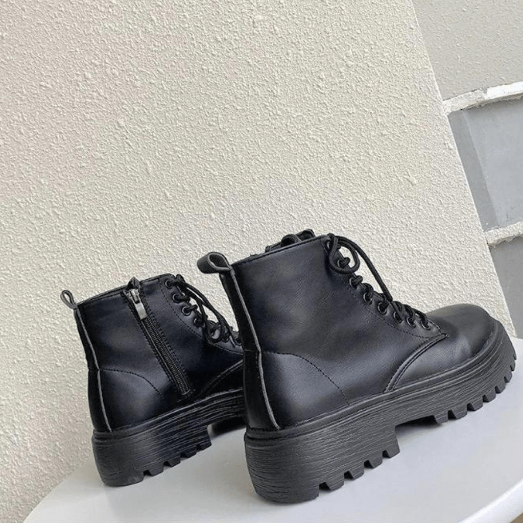 bota-feminina-de-couro-cano-curto-luna-5838758 - Kabani