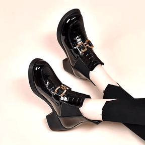 bota-feminina-de-couro-chelsea-preta-3826921 - Kabani
