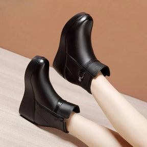 bota-feminina-de-couro-classy-5366615 - Kabani