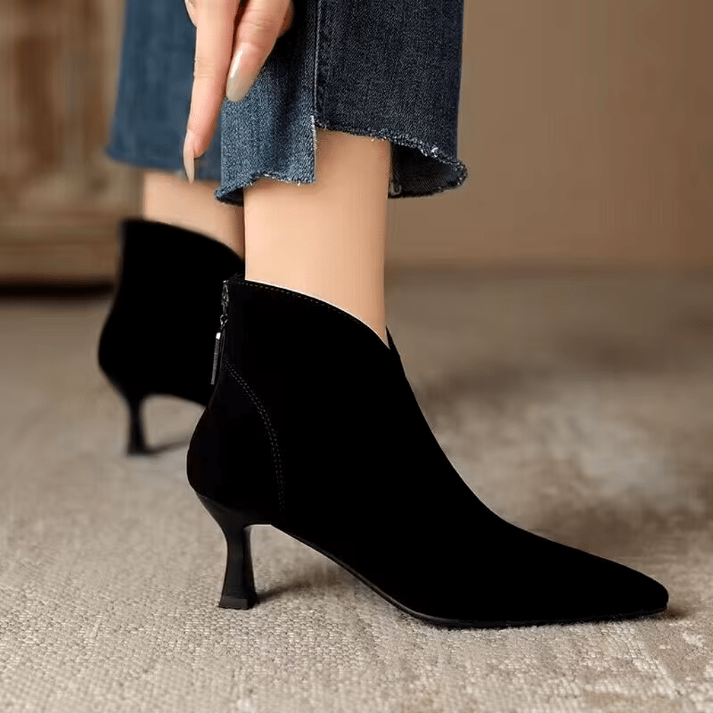 bota-feminina-de-couro-com-salto-amber-2786407 - Kabani