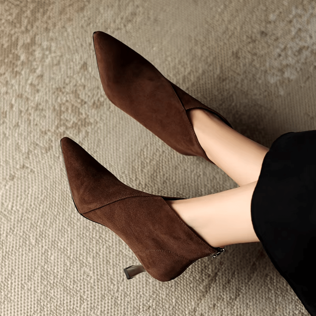 bota-feminina-de-couro-com-salto-amber-2889350 - Kabani