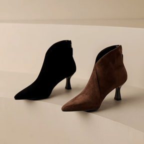 bota-feminina-de-couro-com-salto-amber-7751847 - Kabani