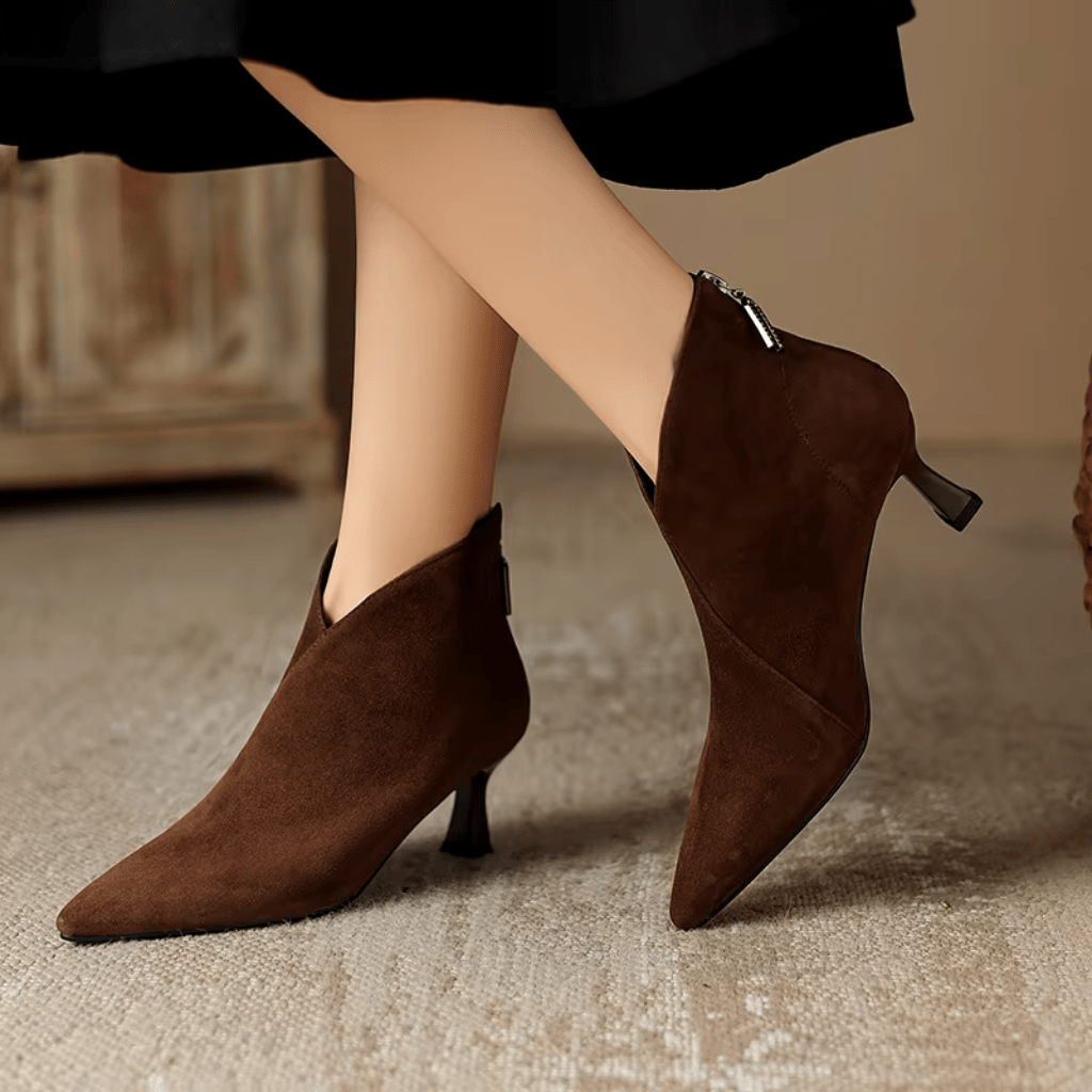 bota-feminina-de-couro-com-salto-amber-8553568 - Kabani