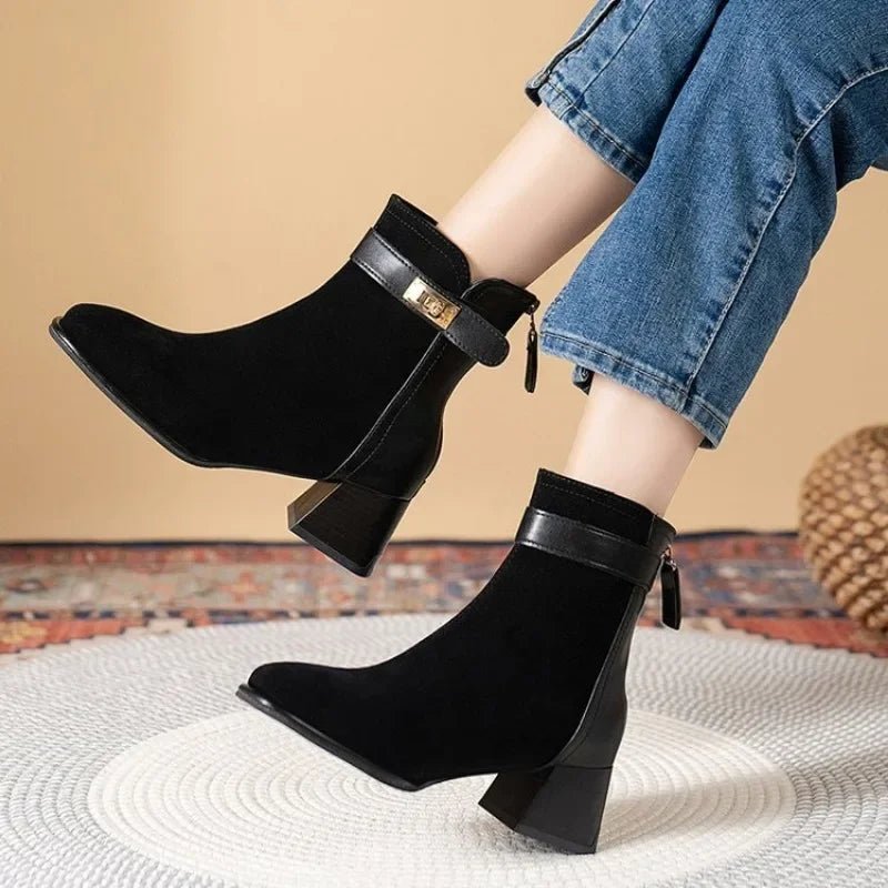 bota-feminina-de-couro-com-salto-europe-1012914 - Kabani