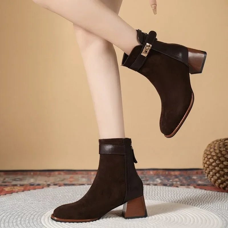 bota-feminina-de-couro-com-salto-europe-9497312 - Kabani