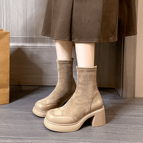 bota-feminina-de-couro-com-salto-ladie-6589302 - Kabani