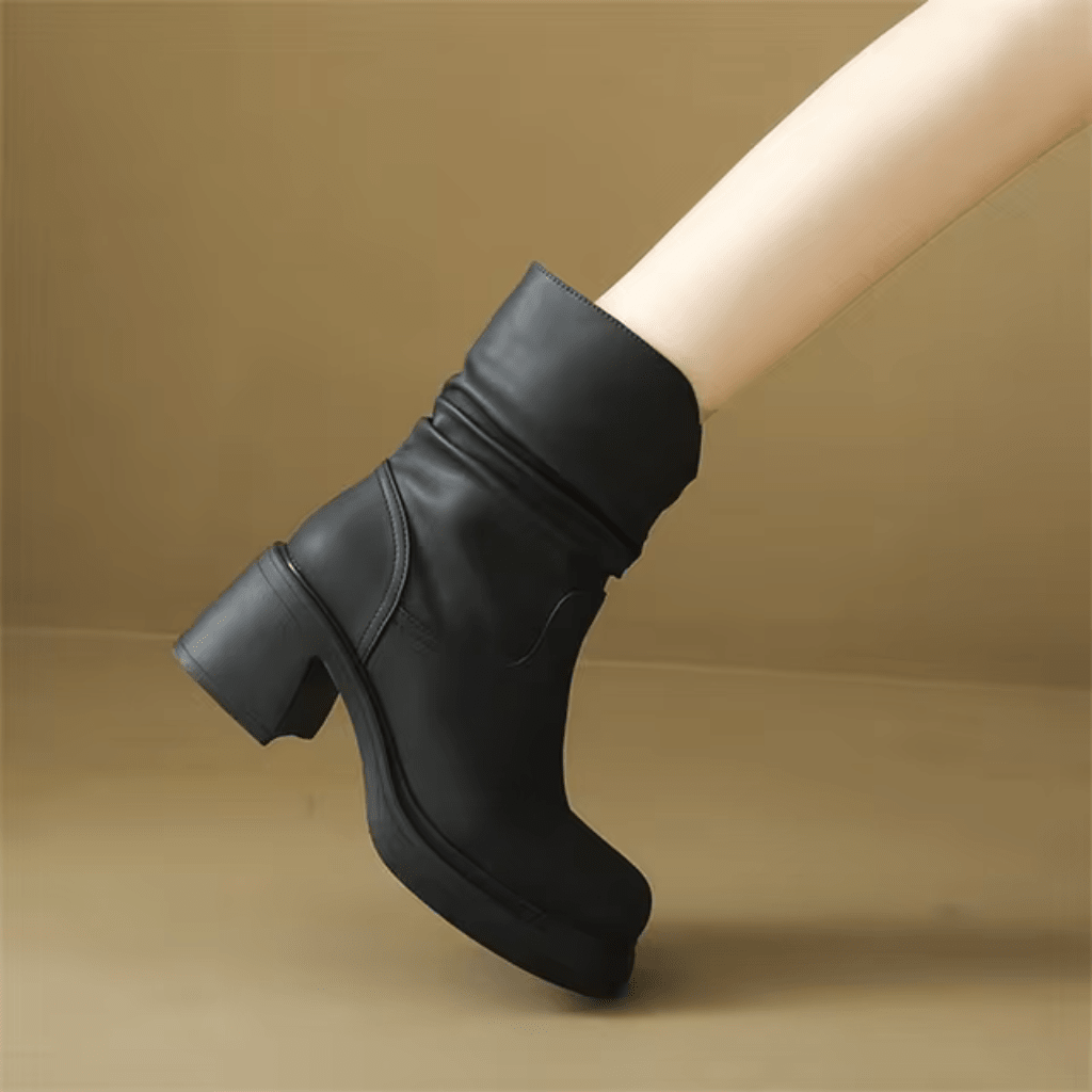 bota-feminina-de-couro-com-salto-maggie-4516664 - Kabani